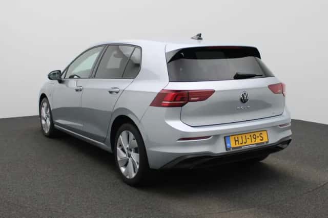Volkswagen Golf (2025) thumbnail 2