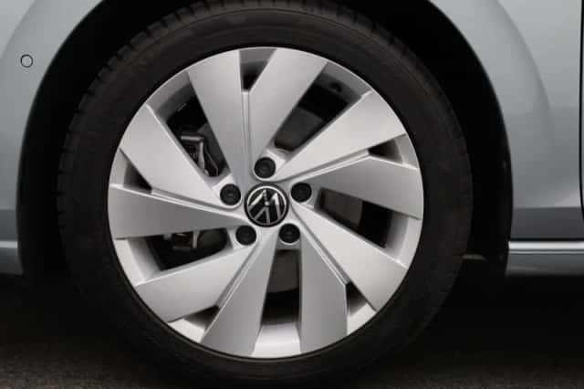 Volkswagen Golf (2025) thumbnail 12
