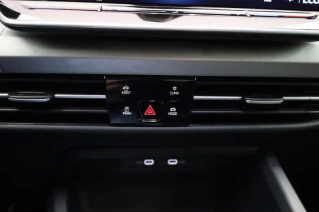 Volkswagen Golf (2025) thumbnail 21