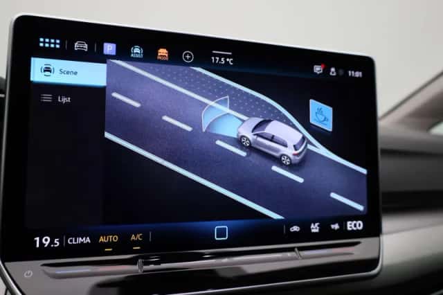 Volkswagen Golf (2025) thumbnail 25