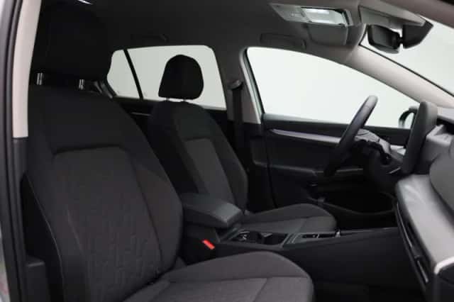 Volkswagen Golf (2025) thumbnail 35