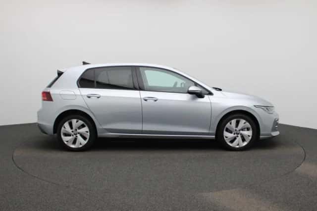 Volkswagen Golf (2025) thumbnail 6