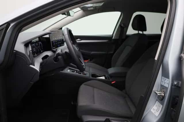 Volkswagen Golf (2025) thumbnail 9