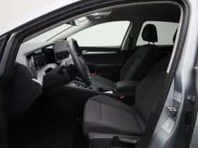 Volkswagen Golf (2025) thumbnail 9