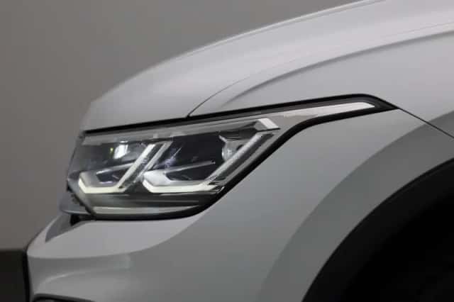 Volkswagen Tiguan (2023) thumbnail 17