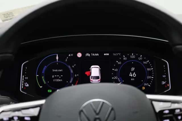 Volkswagen Tiguan (2023) thumbnail 8