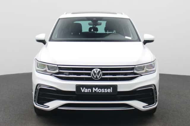 Volkswagen Tiguan (2023) thumbnail 3