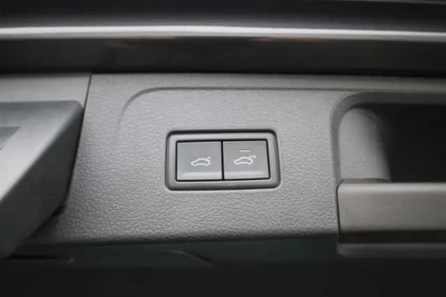 Volkswagen Passat (2023) thumbnail 13