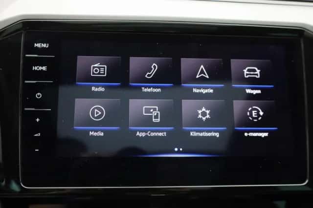 Volkswagen Passat (2023) thumbnail 20