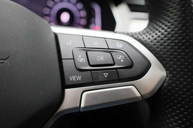Volkswagen Passat (2023) thumbnail 21