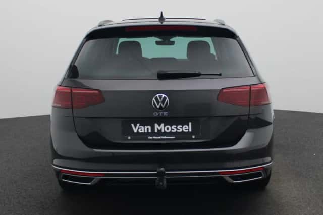 Volkswagen Passat (2023) thumbnail 5