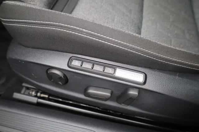 Volkswagen Passat (2023) thumbnail 46