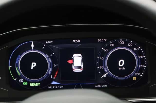 Volkswagen Passat (2023) thumbnail 8