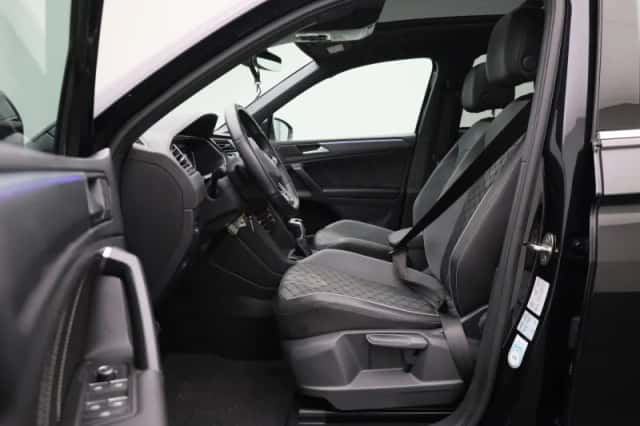 Volkswagen Tiguan (2022) thumbnail 11
