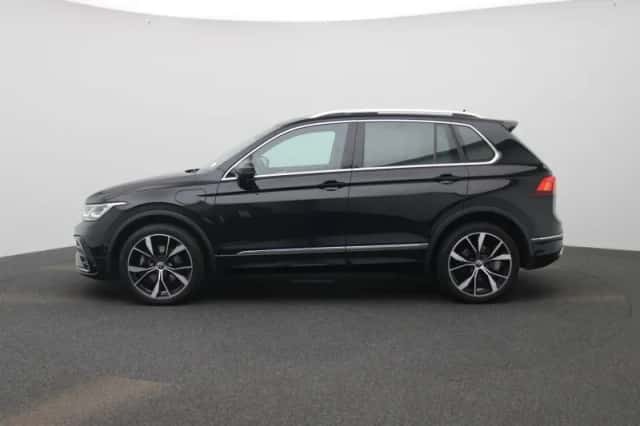 Volkswagen Tiguan (2022) thumbnail 4