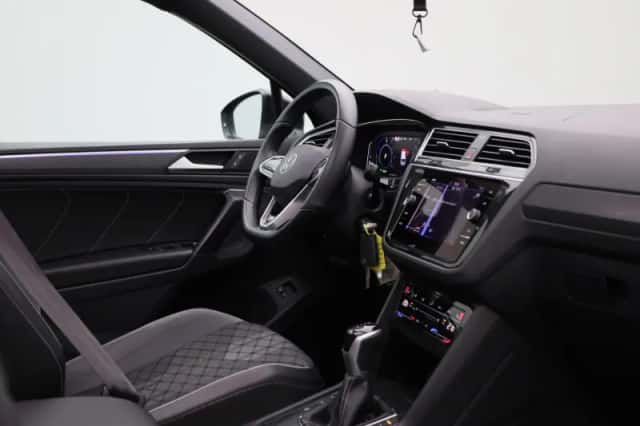 Volkswagen Tiguan (2022) thumbnail 36