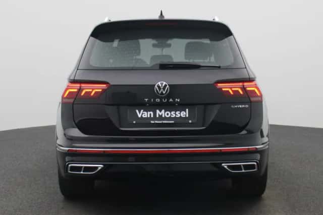 Volkswagen Tiguan (2022) thumbnail 5