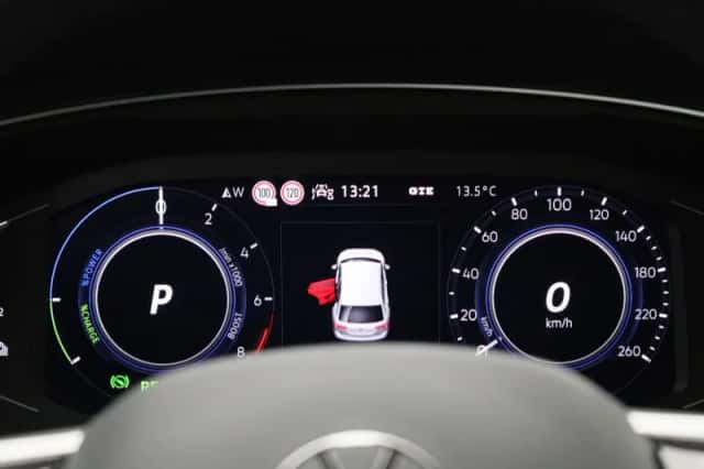 Volkswagen Tiguan (2022) thumbnail 8