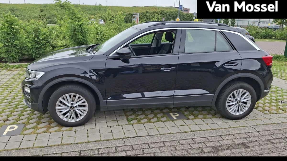 Volkswagen T-Roc (2021) — foto 1