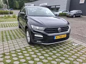Volkswagen T-Roc (2021) thumbnail 2