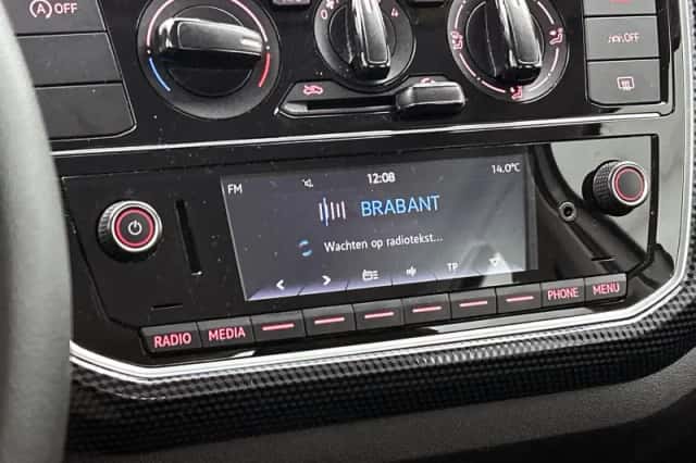 Volkswagen Up! (2021) thumbnail 6