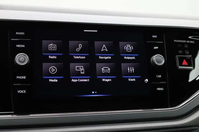 Volkswagen Polo (2024) thumbnail 24