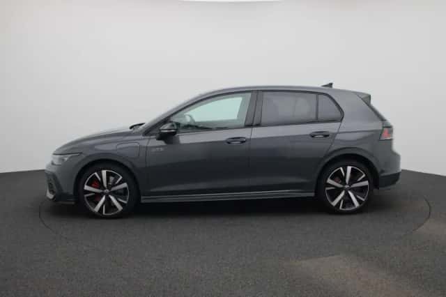 Volkswagen Golf (2025) thumbnail 4