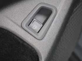 Volkswagen Golf (2025) thumbnail 37