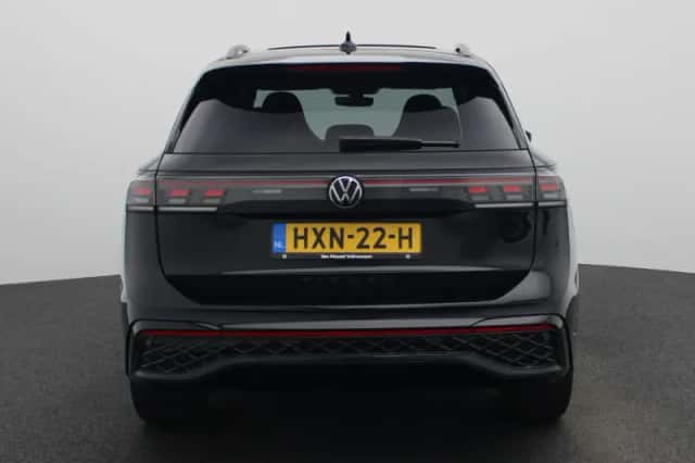 Volkswagen Tiguan (2025) thumbnail 5