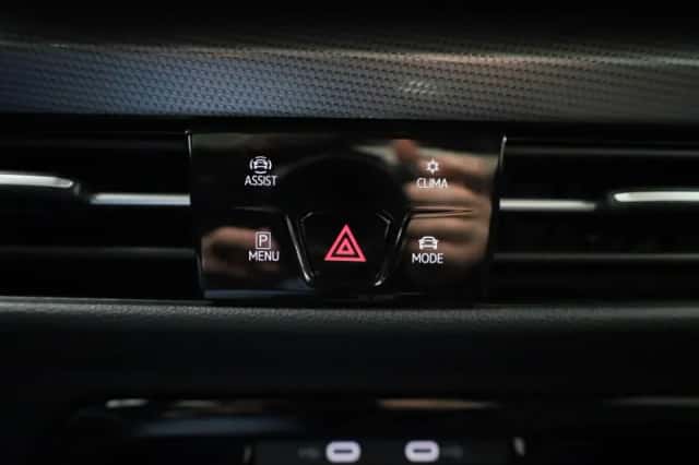 Volkswagen Golf (2025) thumbnail 27