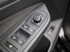 Volkswagen Golf (2025) thumbnail 36