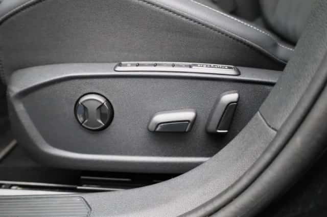 Volkswagen Golf (2025) thumbnail 37