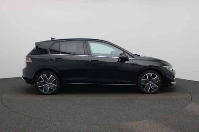 Volkswagen Golf (2025) thumbnail 6