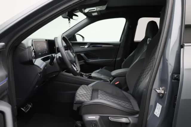Volkswagen Tiguan (2025) thumbnail 9