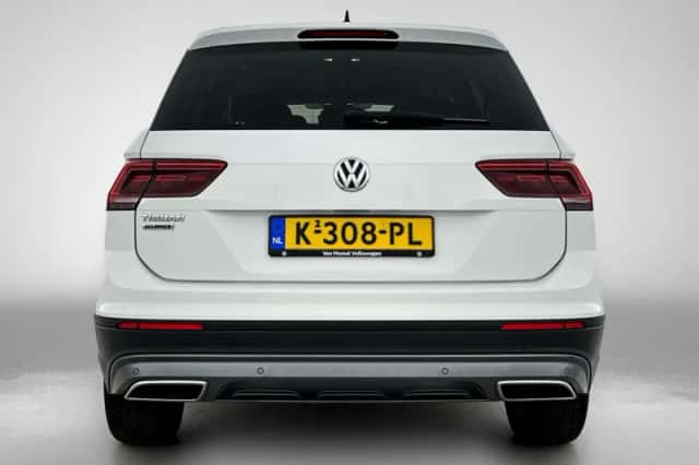 Volkswagen Tiguan (2021) thumbnail 3