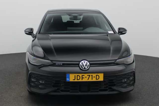 Volkswagen Golf (2025) thumbnail 3