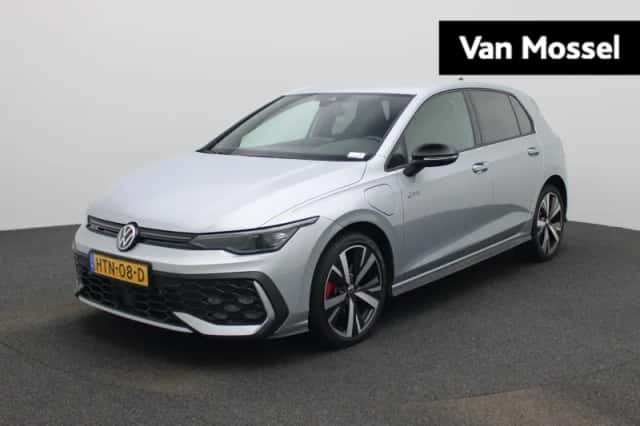 Volkswagen Golf (2025) thumbnail 1