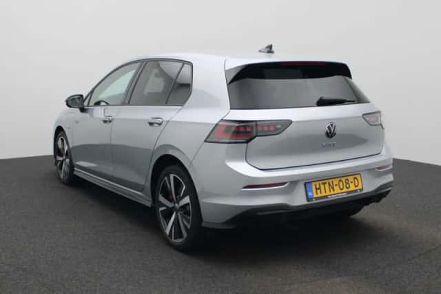 Volkswagen Golf (2025) thumbnail 2