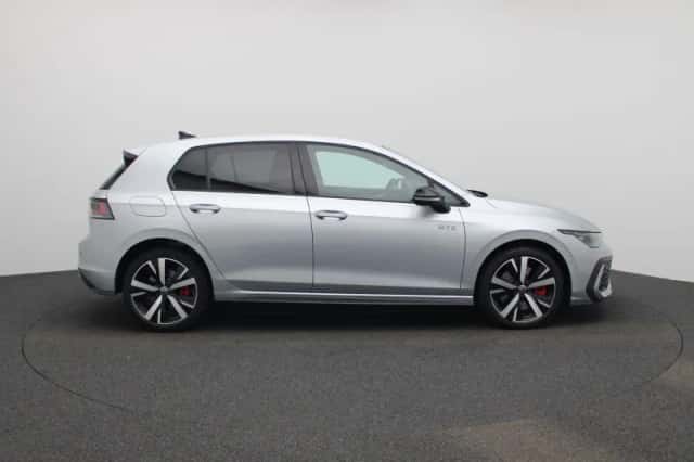 Volkswagen Golf (2025) thumbnail 6
