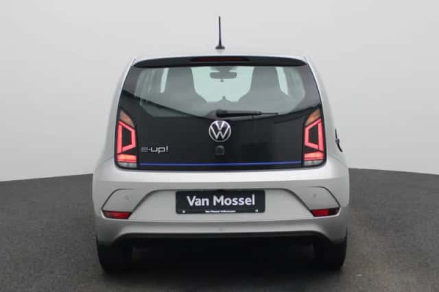 Volkswagen E-up! (2022) thumbnail 5