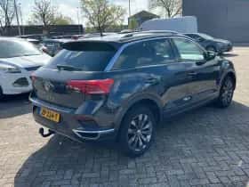Volkswagen T-Roc (2019) thumbnail 5