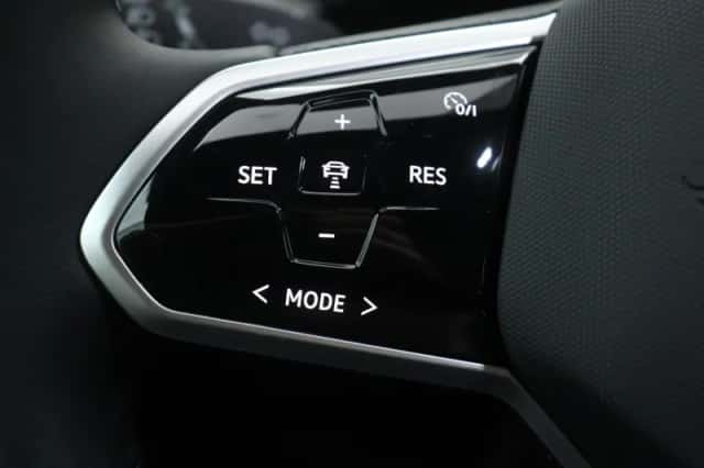 Volkswagen ID.4 (2023) thumbnail 15