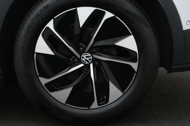 Volkswagen ID.4 (2023) thumbnail 10