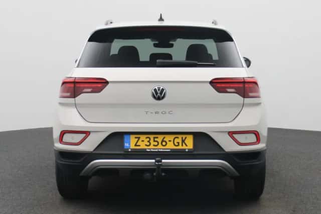 Volkswagen T-Roc (2024) thumbnail 5
