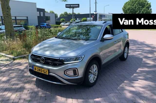 Volkswagen T-Roc (2022) thumbnail 1