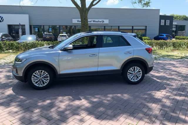 Volkswagen T-Roc (2022) thumbnail 2