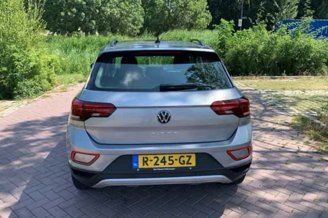 Volkswagen T-Roc (2022) thumbnail 4