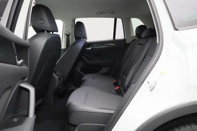 Volkswagen Tiguan (2025) thumbnail 12