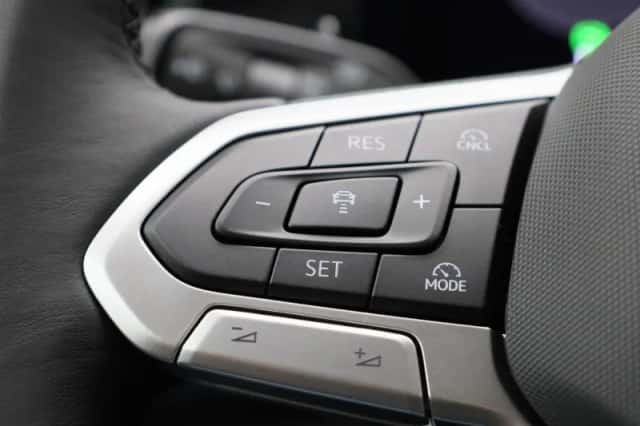 Volkswagen Tiguan (2025) thumbnail 18