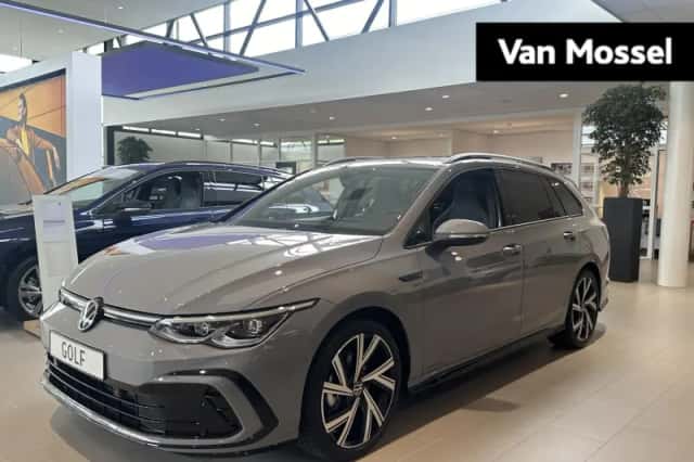 Volkswagen Golf (2023) thumbnail 1